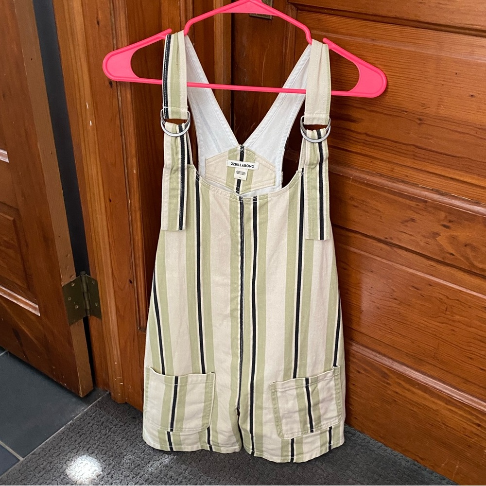 Billabong Women’s Green Striped Shortall 🌿✨